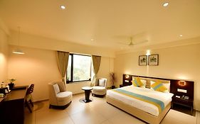 Hotel Cypress